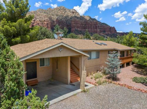 3 bdrm Sedona home next to trails with Hot Tub