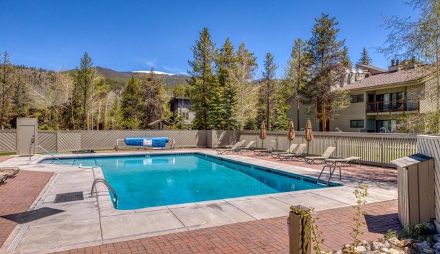 3 Bedroom Condo In Keystone - West Keystone