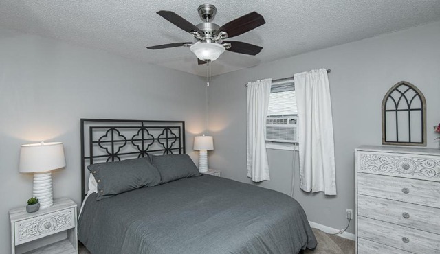 3 Bedroom Haven of Rest-5 Minutes from Mayo Clinic!