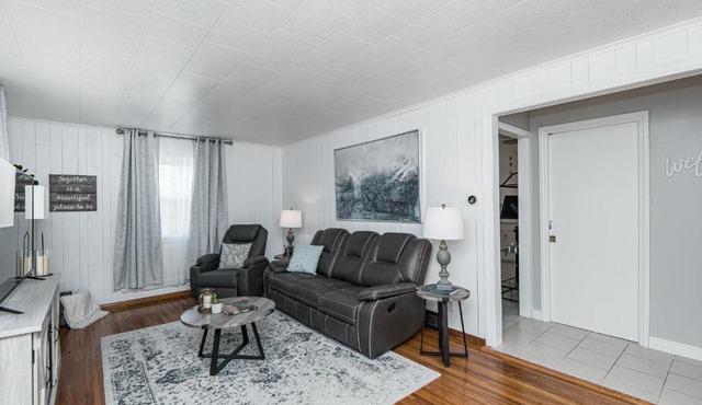 3 Bedroom Show stopper 4 minutes to Mayo Clinic