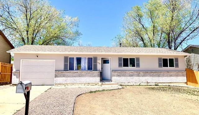 3 BR Home w/ Hot Tub near Colorado Springs Airport