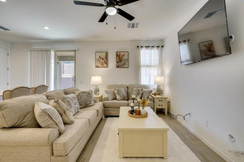 3 Mi to Casino Del Sol! Home w/Dog-Friendly Yard