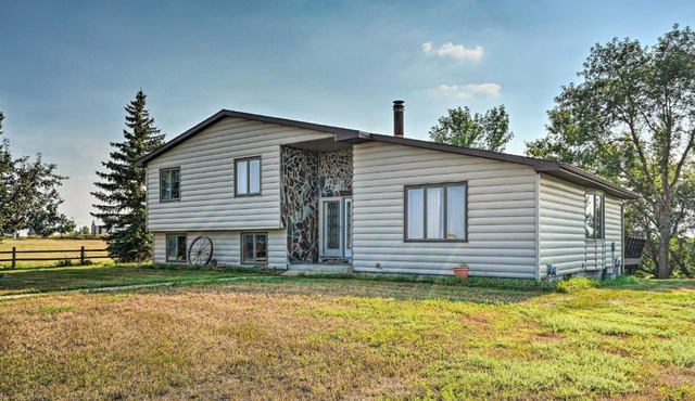 < 3 Mi to Lake Sakakawea! Hunting & Fishing Lodge