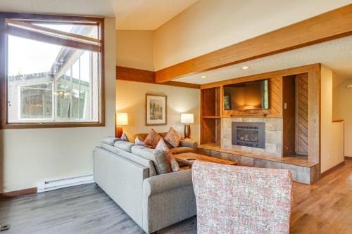 3 Mi to Slopes! Mtn-View Breckenridge Townhome