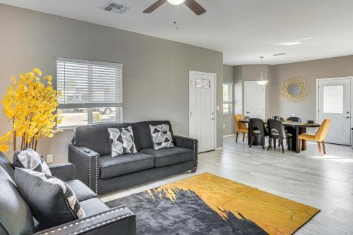 3 Mi to Tucson Mall: Home w/Large Outdoor Space!