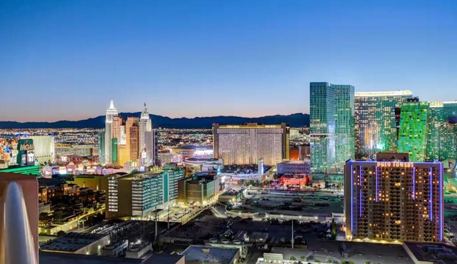 30th Floor Strip Views MGM Signature