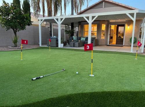 3bd Home near Scottsdale - Golf putting green