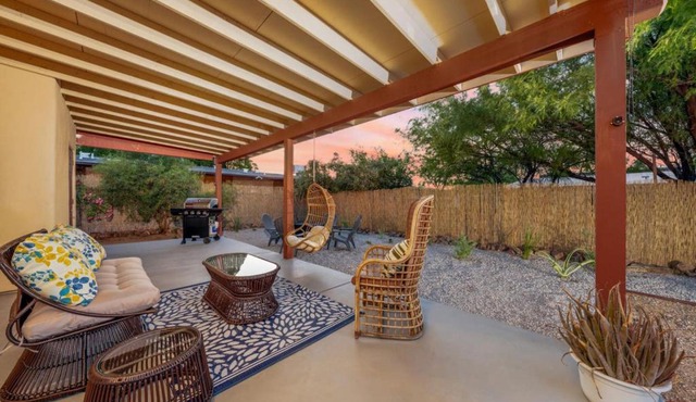 3rd St Casita
