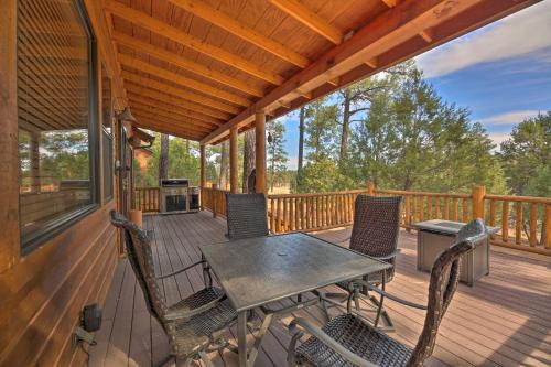< 4 Mi to Fool Hollow Lake: Cabin w/Tranquil Deck
