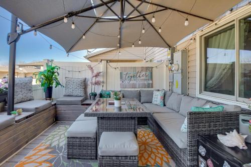 4 Mi to Main St: Grand Junction Townhome w/Patio!