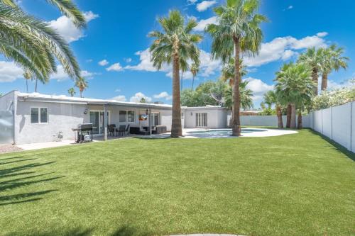 4BD Kierland & Scottsdale Quarters Pool & Palms