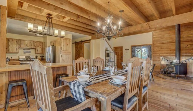 4Bdrm Cabin Retreat Mtn Views Family Gathering!