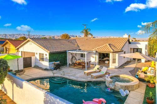 4BR Desert Escape PoolGame Room