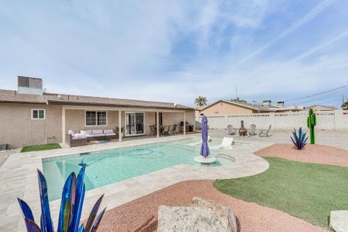 5 Mi to Lake Havasu: Home w/Yard & Pool