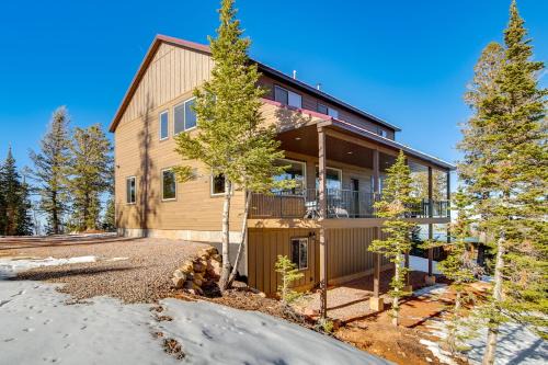 5 Mins to Brian Head Resort: Family Gem w/Views