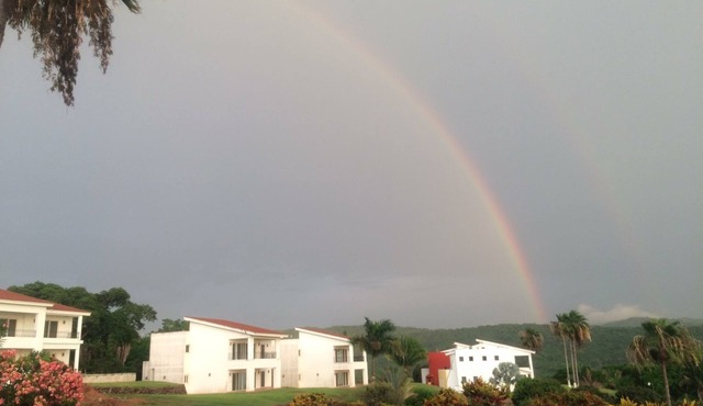 #5 Shared Pool, 3 Bedroom/3 Bathroom, Private beach ramada WIFI SKY