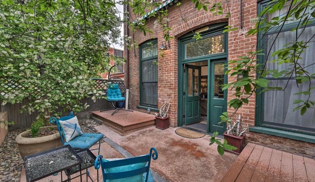 5 Star Listing 1 Min Walk to River & Downtown