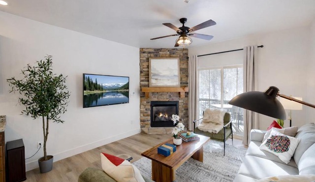 5569 Bear Hollow Hideaway! condo