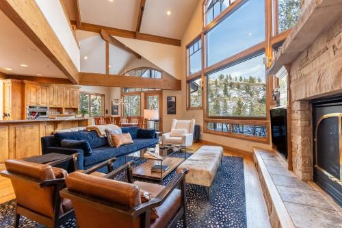 580 Elk Circle : 2