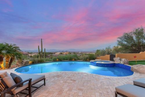 5BR, 3 Den Oasis with Pool, Hot Tub and Fountain Views