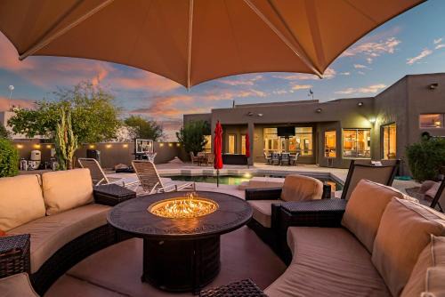 5BR Pool Patio Outdoor TV & In-Pool Hoops