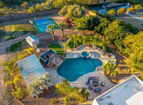 5BR Spacious Luxury Retreat Pool Views Games