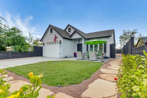 6 Mi to Dtwn Tempe: Dog-Friendly Retreat w/Yard!