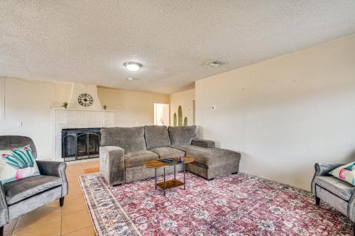 6 Mi to Old Bisbee! Charming Family Home w/Yard