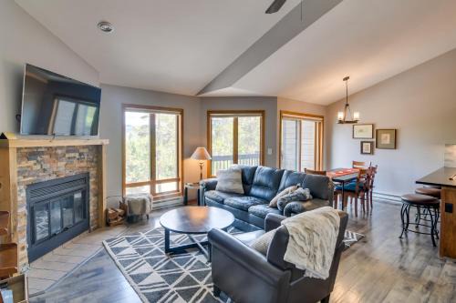 6 Mi to Winter Park: Mtn-View Condo w/Balcony!