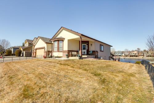 7 Mi to Dtwn Denver: Lakefront Gem w/Dock!