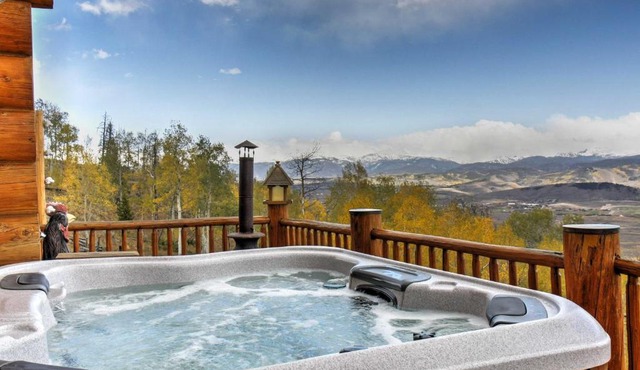 7 Mi to Granby Ranch: Secluded Cabin w/Mtn Views!