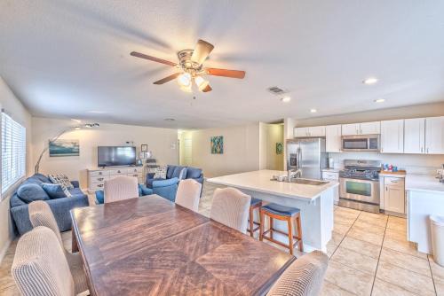7 min from the strip with pool