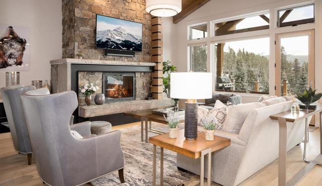 83B Lodgeside