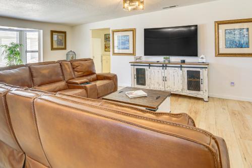 9 Mi to Joshua Tree NP: Yucca Valley Home w/Pool