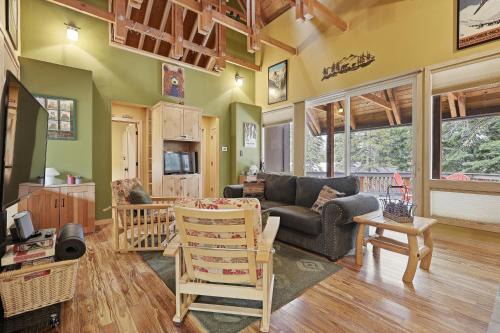 A-Frame Home with Deck & BBQ - VH223 cabin