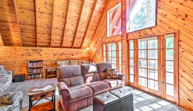 A-Frame Pinetop Cabin Less Than 6 Mi to Rainbow Lake!