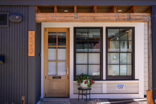 Academy Place | Larkspur