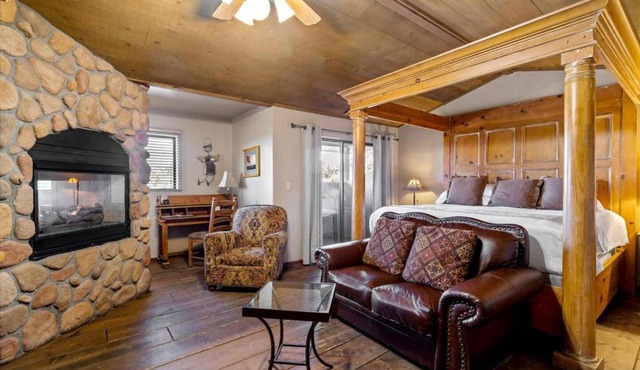 Adobe Village Inn Sundance Suite