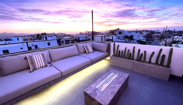 Amazing PH, jacuzzi, 5 min away downtown, 100m.