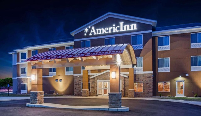 AmericInn by Wyndham DeWitt