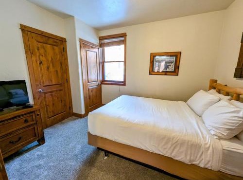 Antlers Gulch 501 by SummitCove Lodging in Colorado