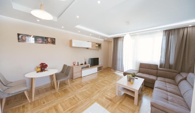 Apartment Luxury Explorer