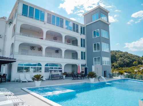 Apartments Gjenashaj