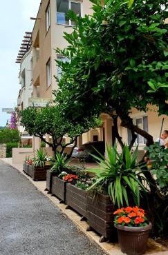 Apartments Lati