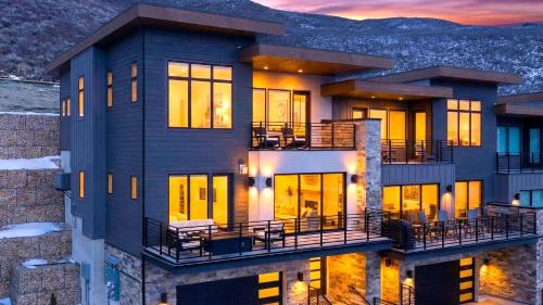 Apex Ridge Retreat by AvantStay
