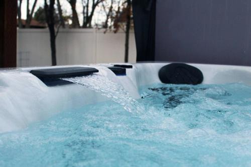 Apres Abode Pet-Friendly Ski Retreat w/Hot Tub