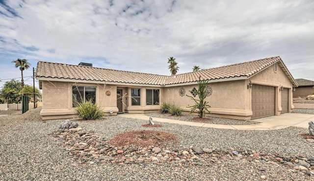 Arizona Retreat w/Casita ~ 2 Mi to Lake Havasu