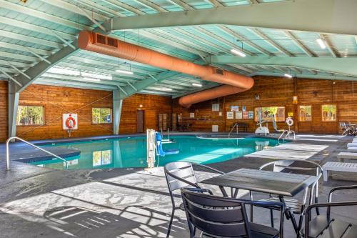 Aspen-Boardwalk by Roundhouse Resort and Spa