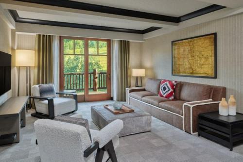 Bachelor Gulch Ritz-Carlton 2 Bedroom Mountain Residence With Ski In, Ski Out Access, Hot Tub, And Full Service Spa