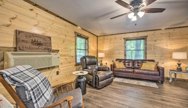 Backwoods Hideout Remote Couples Getaway!